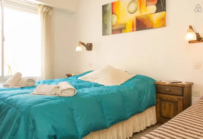 Una cama Queen Size